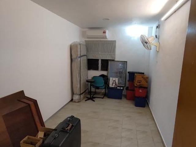 Taman Selat corner house for rent