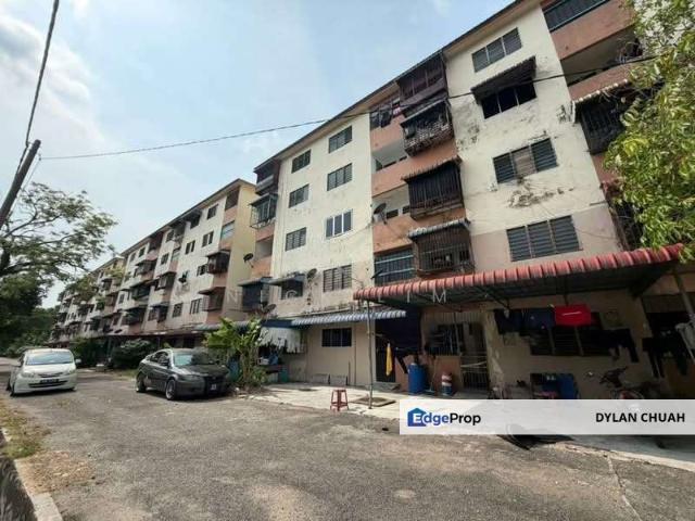 Taman Seruling Emas Flat