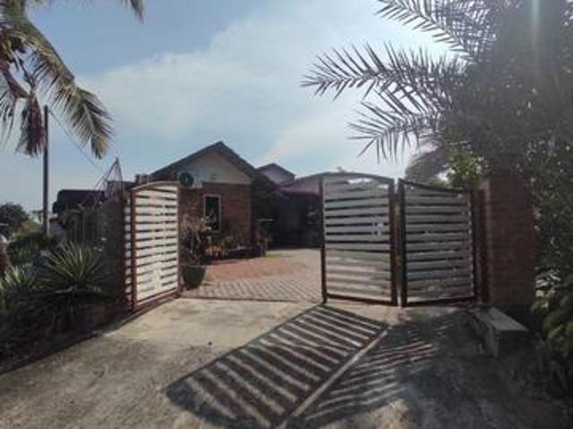 TAMAN SERAI WANGI CORNER LOT RENO with GAZEBO SIDE OFFICE