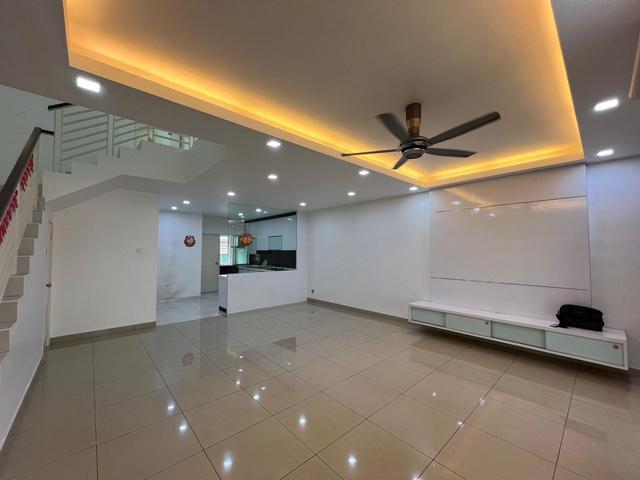 Taman Seri Austin Double Storey House