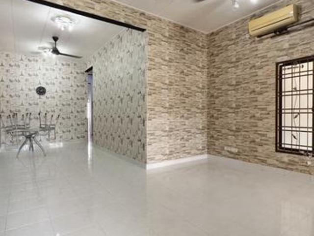 Taman Seri Austin Renovated Good location nearby MCD Starbucks shop