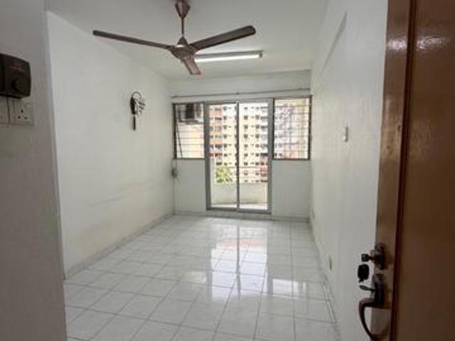 TAMAN SERI SARI Apartment 700sf 1 fix Carpark FACING POOL View Relau