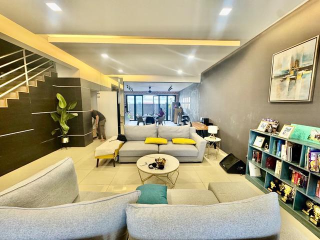 Taman Setia Tropika kempas Double storey NON BUMI for sale