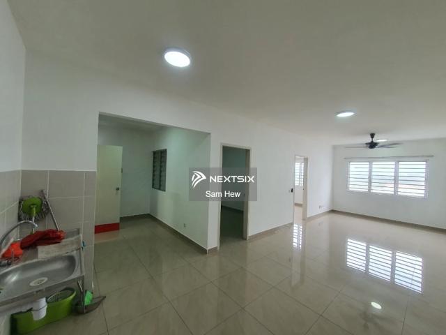 Taman Skudai Baru 2 storey house fully renovated with good condition