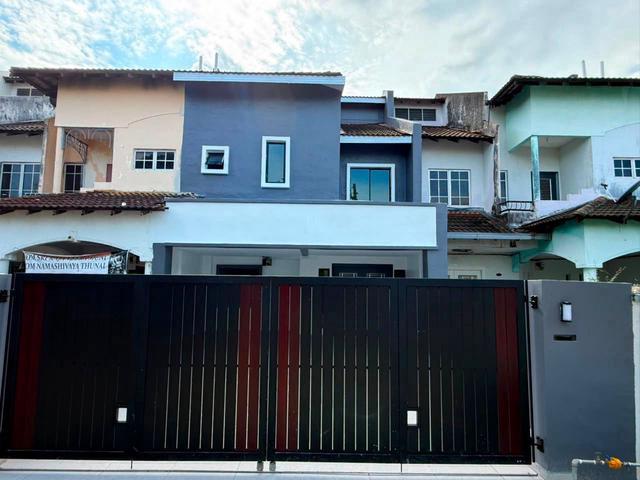 Taman Skudai Baru Jalan Hang Kasturi Fully Renovated extended