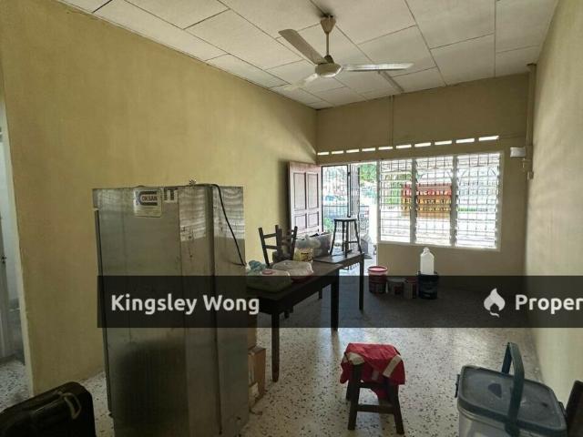 Taman Shatin Baru Single storey terrace house facing empty land More Parking Chinese Area Near Shoplot Aeon Station 18