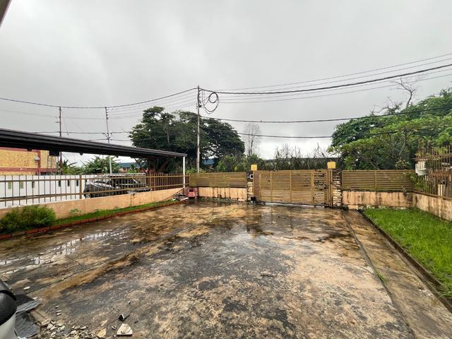 Taman Sinar Jaya l SemiD l Big Parking l Extended Kitchen Tuaran Town