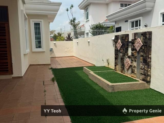Taman Sinn Semabok 2.5 Storey Semi D