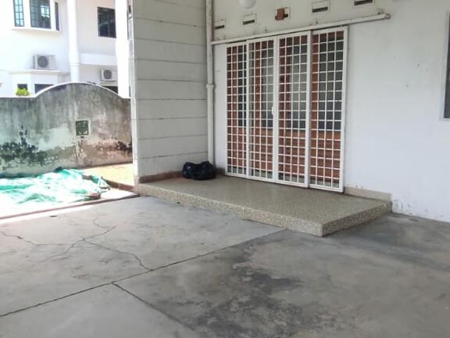 Taman Sinn Semabok Double Storey Endlot For Sale !