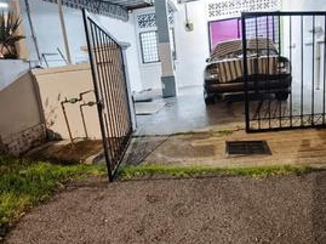 Taman Springhill Lukut Port Dickson Freehold Teres Setingkat 20x70