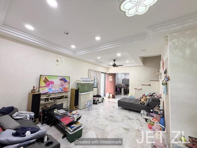 Taman Sri AndalasDouble Storey Corner House for Sale at Klang