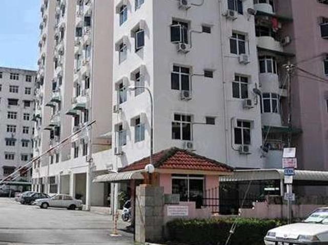 Taman Sri bunga 970sf renovated FULL Loan taman lip sin sungai