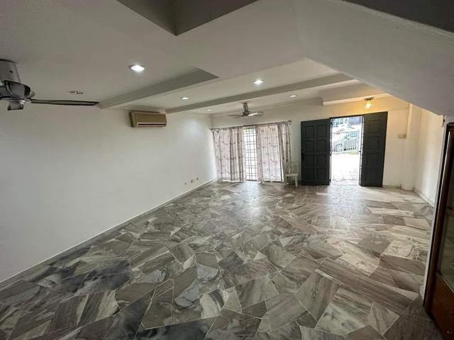 Taman sri Gadong klang Double storey basic unit Freehold value buy