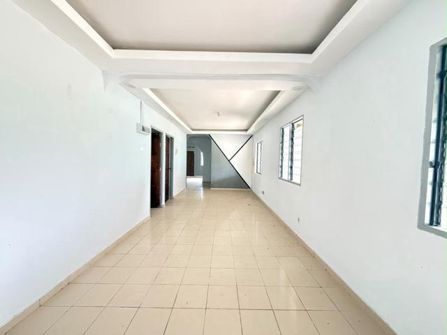 Taman Sri Lambak Kluang Bungalow Renovated Can Full Loan 4 rooms