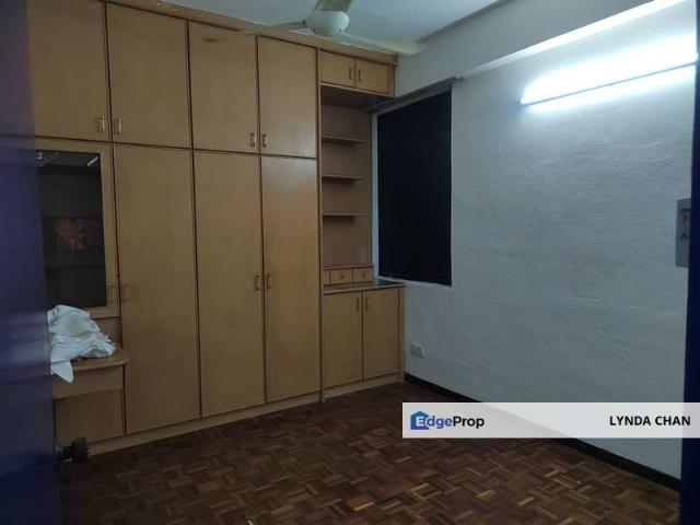 Taman Sri Setia Flat