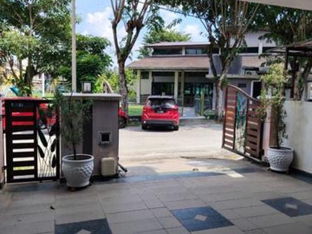TAMAN SRI SERDANG2Storey Terrace FACING OPEN UPM UNITEN FULL LOAN