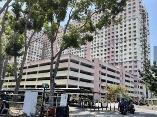 Taman Sri Pinang 700sf 3Bedrooms Renovated 1Fixed Carpark Freehold