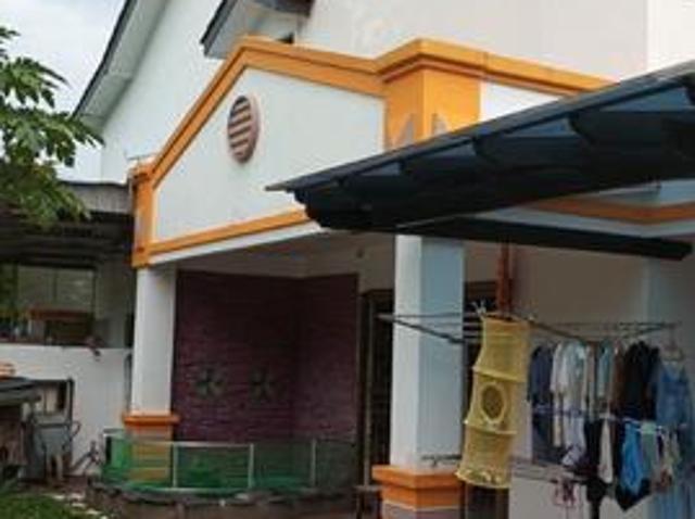 Taman Sri Putra Double Storey Corner House Renovate For Sale