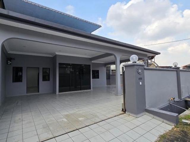 Taman Sri Putri Skudai Jalan Timah Corner with Renovated 6 rooms