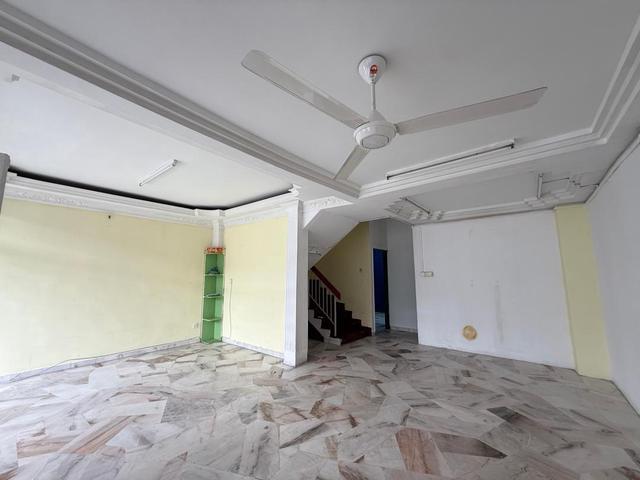 Taman Sri Putri SkudaiBehind Police station skudainear to Tmn UMcD