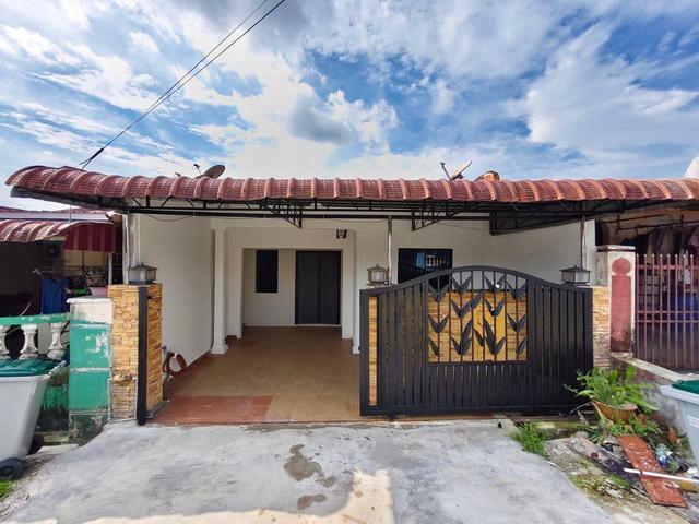 Taman sri pulai 18x60 Single storey low cost