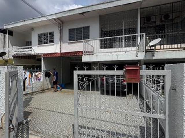Taman Sri Reko Kajang near MRT 2 Kajang 4 room 3 bathroom