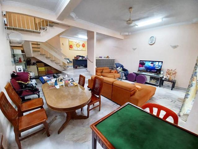 Taman Supreme Spacious 2Storey Terrace with 4BR Prime Location