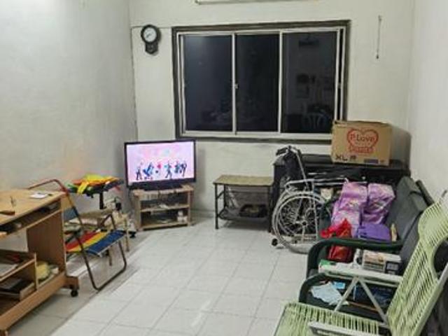 Taman Suria Jaya Flat Cheras Near CS Shoplots Bus Stop Well Kept