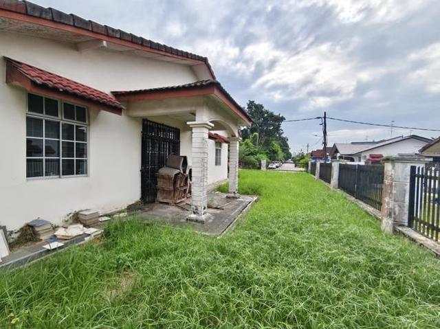 Taman Sutera Single Storey Terrace Corner House 3bed Johor Bahru
