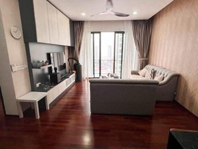 Tamarind Tanjung Tokong 1047sf near Strait Quay heavily reno furnish
