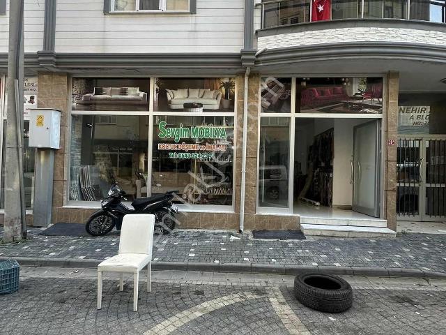 Tamer'den Burhaniye Merkezde Satılık Dükkan