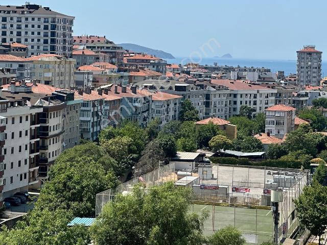 Tamiş'den Bostancı Lunaparka Yakın Ön Cephe 8.kat Ferah 2+1