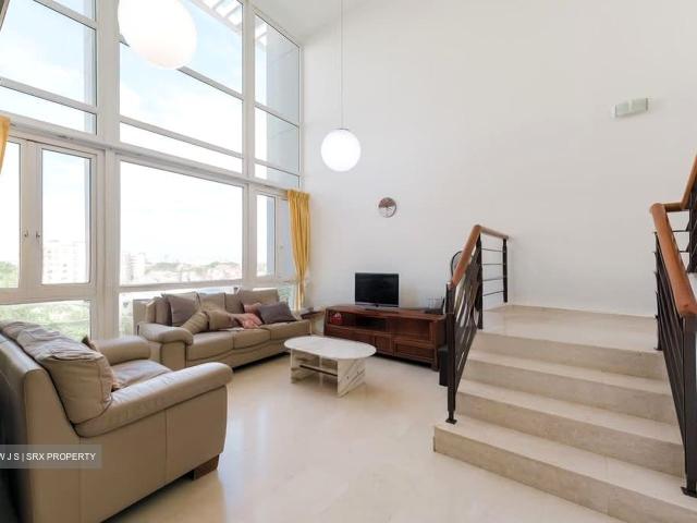 Tampines Central 1 D18, Condominium