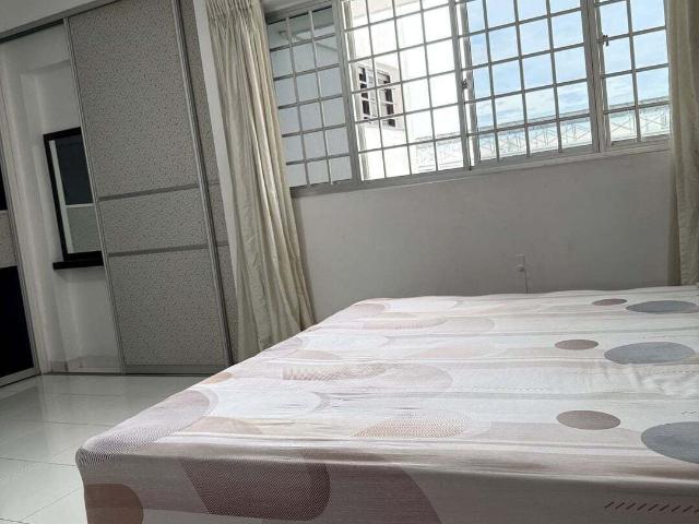 Tampines Street 12 Tampines, HDB 5 Rooms