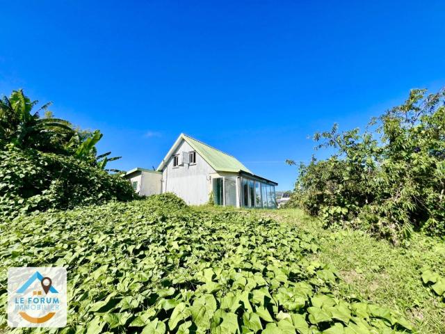 TAMPON 97430 VILLA F4 À ÉTAGE VASTE TERRAIN SECTEUR VERDOY