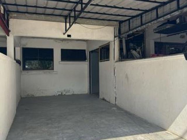 Tampoi Indah Near Kipmart Landed Town House Sale Near Skudai Perling