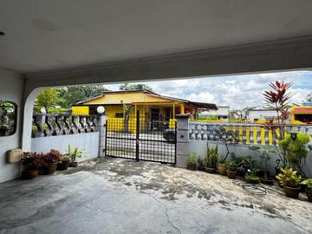 Tampoi Single Storey Terrace Endlot Good Condition