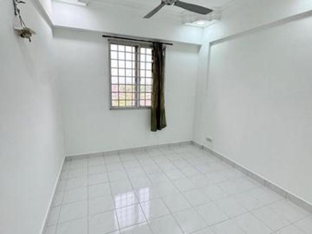 Tampoi persiaran tanjung apartment full loan for sales