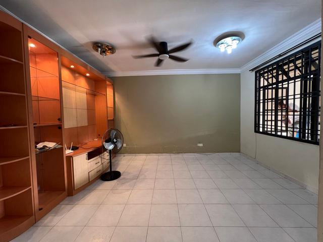 Tampoi Renovated unit Gated Guarded Good condition For sale