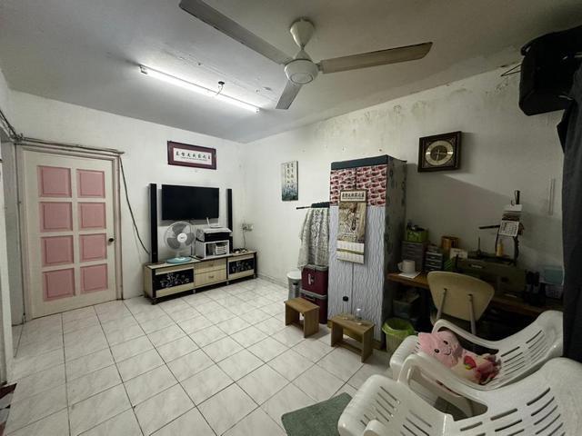 Tampoi Taman Cempaka Low Cost Flat 2 Bed 1 Bath Renovated Level 3 CIQ