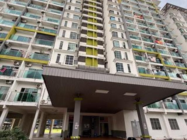 Tampoi Twin Residence 15mins to CIQ JB any race welcome