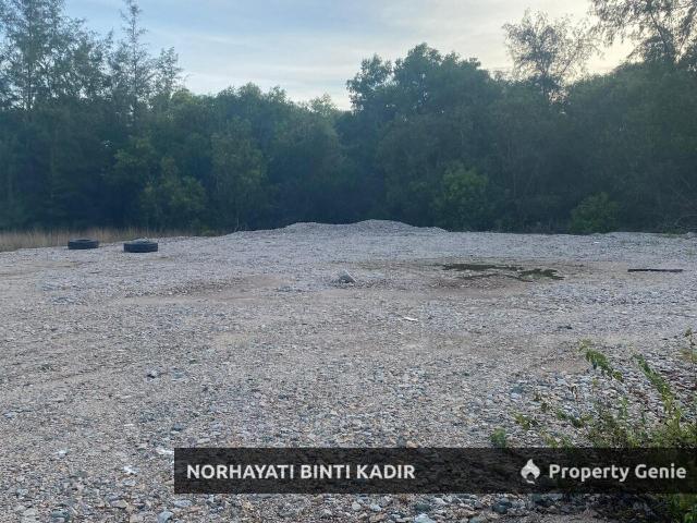 TANAH LOT BANGLO DI SEBERANG PINTASAN MUKIM KUALA DUNGUN SEAVIEW