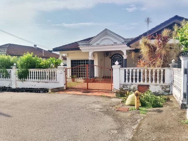 TANAH LUAS Bungalow Corner Lot Jenderam Hilir Dengkil Sepang
