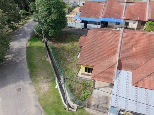 TANAH LUAS Corner Lot Teres Setingkat Taman Jasin Height Non Bumi Lot