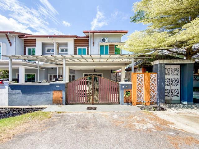 TANAH LUAS 2 Storey Semi D with Swimming Pool Bandar Tasik Kesuma