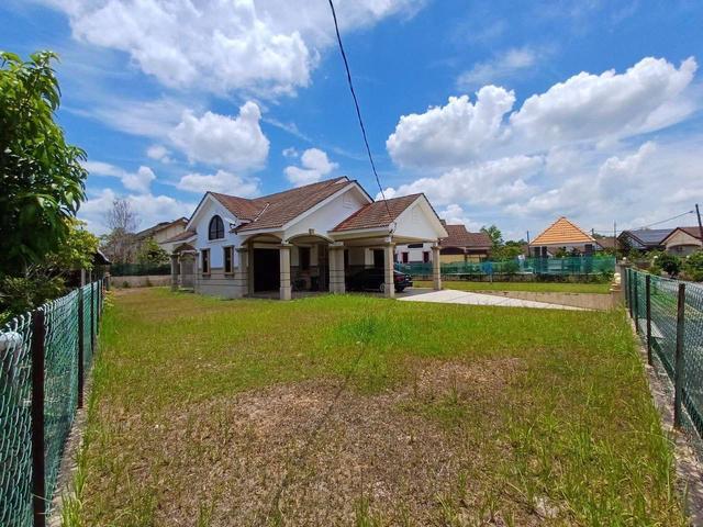 Tanah LuasBanglo 9321 sqft Taman Bukit Bayu