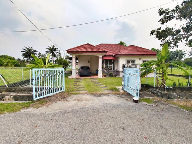 TANAH LUASFURNISHED BANGLO SETINGKAT PANTAI SEPANG PUTRA Sg Pelek