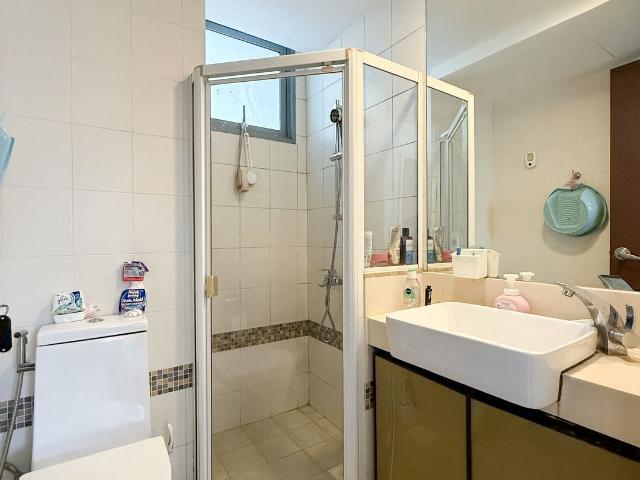 Tanamera Crest D16, Condominium