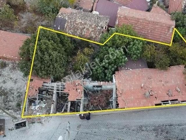 Tanberk Den Bakır Satılık Bahçeli Kargır Ev Tapulu Arsa 325 M2
