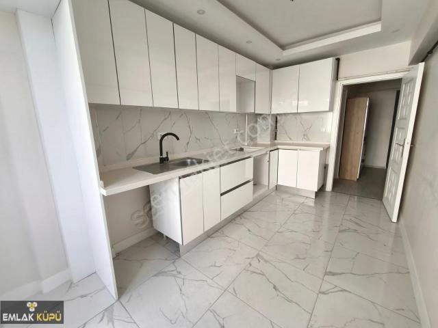 Tandoğan Mah Yapılı Ara Kat Merkezi Konum Kiralık 3+1 Daire